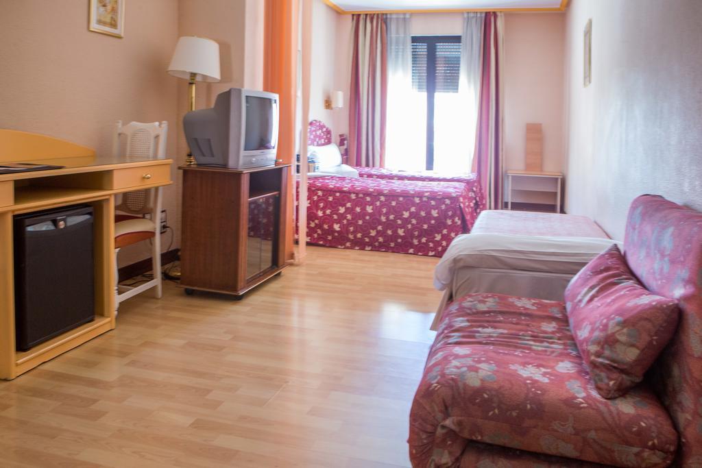 Hotel Tibur Zaragoza Exterior photo